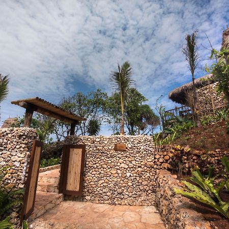 Lelewatu Resort Sumba Watukarere Exteriör bild
